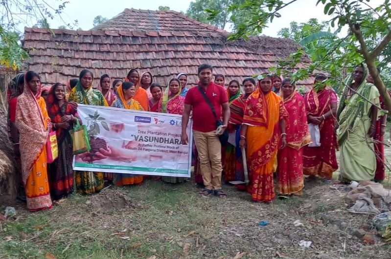 Social Entrepreneur From IIT Aims To Plant 10 Mn Trees, Empower 2 Lakh Farmers, Conserve $59 Mn In Carbon Credits